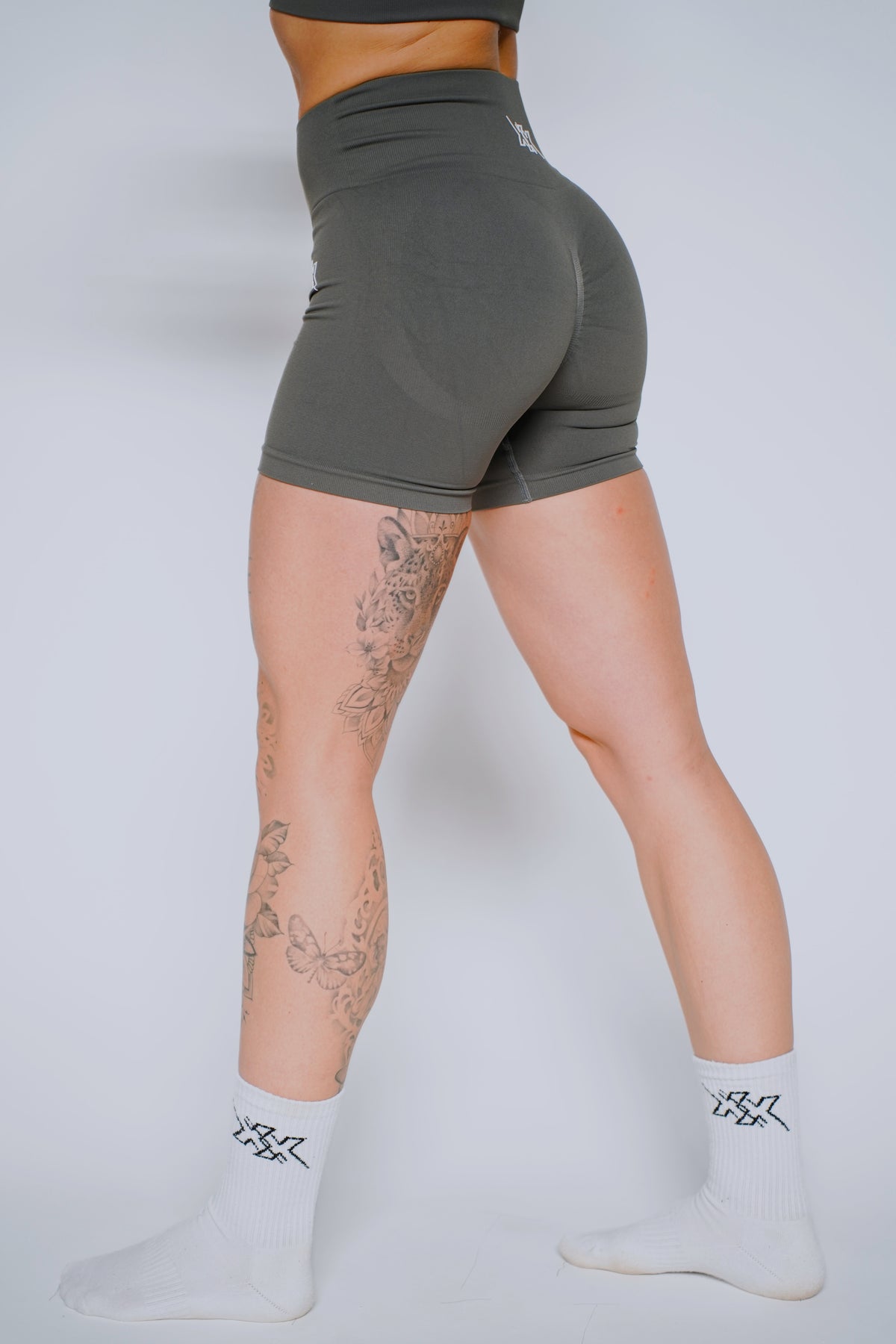 Short in Stone Grey, sportshort dames, productfoto 2