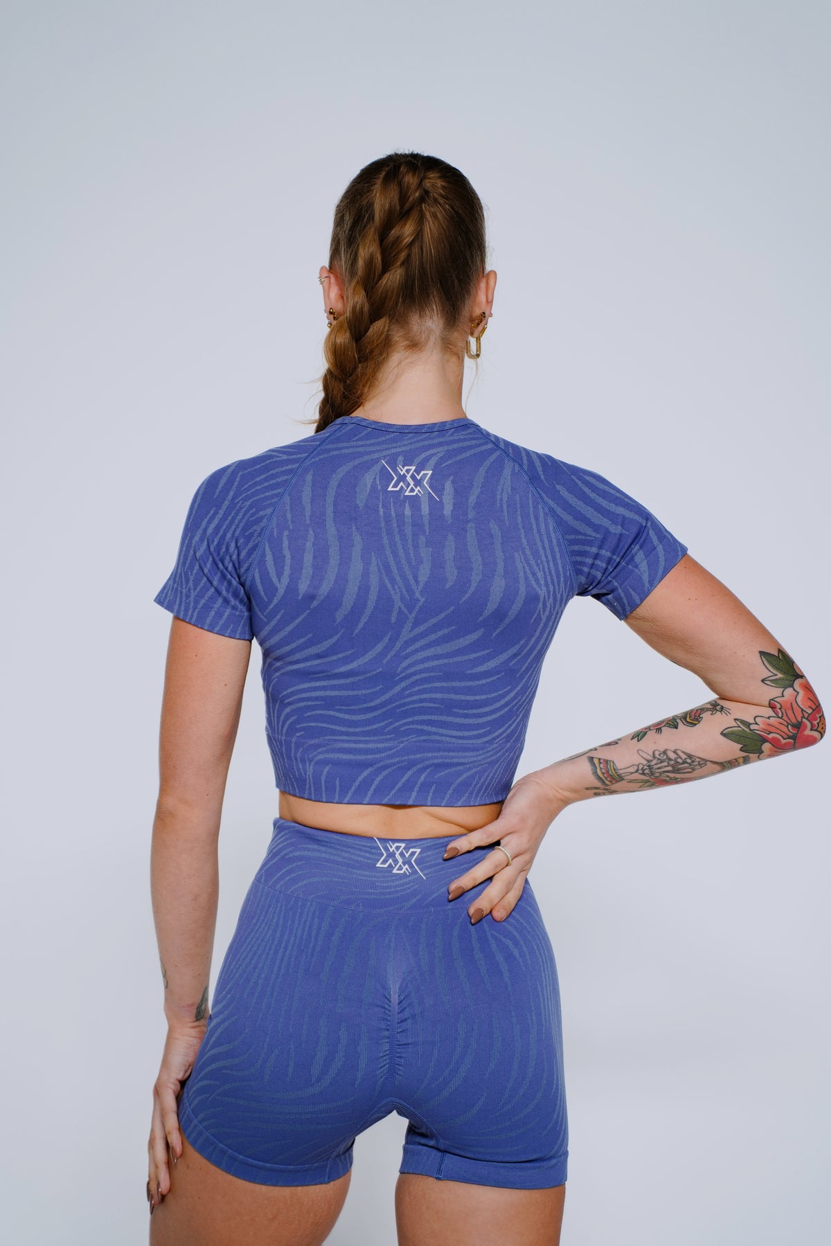 Short Sleeve Crop Top in Blue Lynx, sporttop dames, productfoto 2