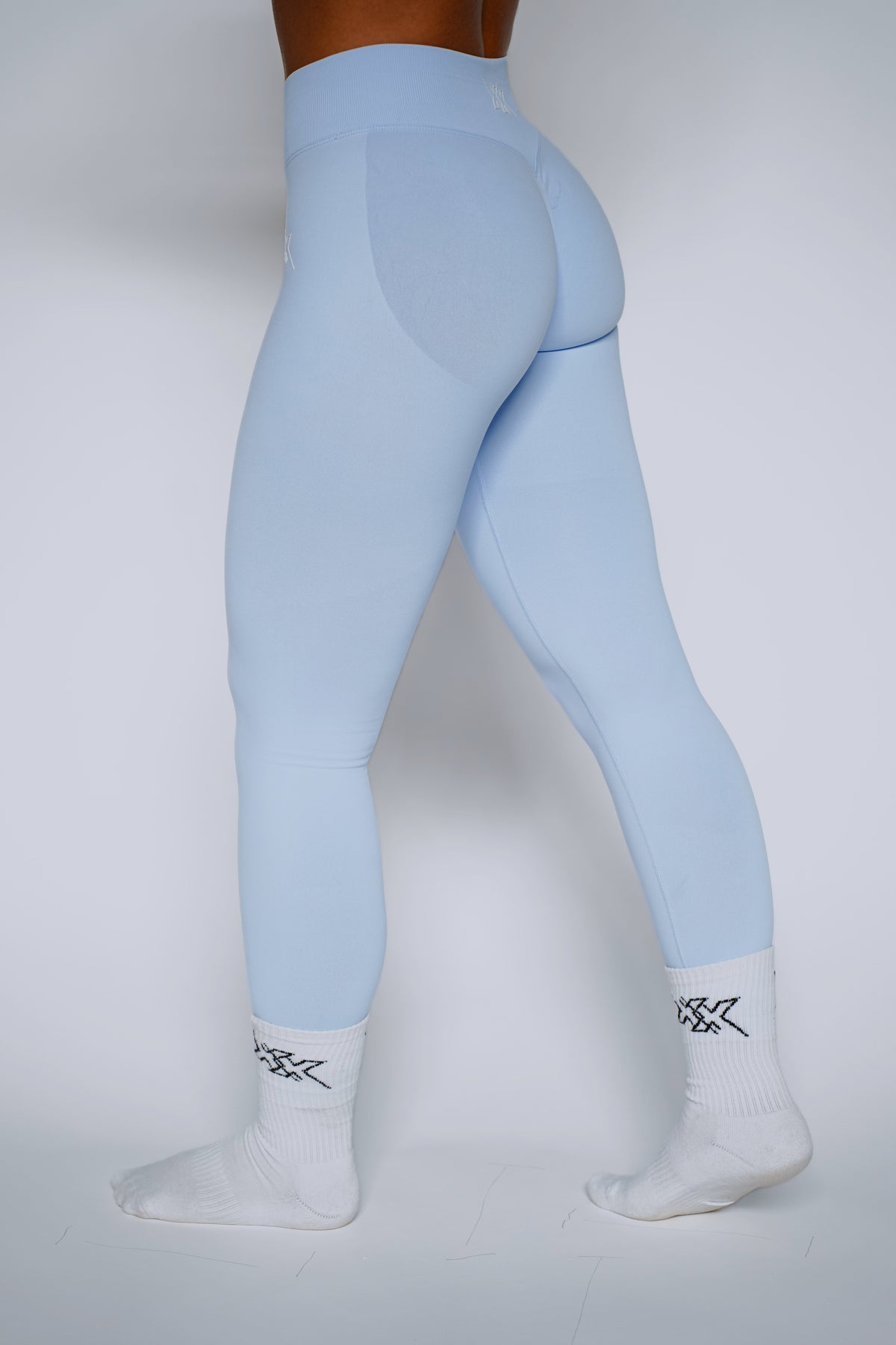 Leggings in Light Blue, zijkant met scrunch
