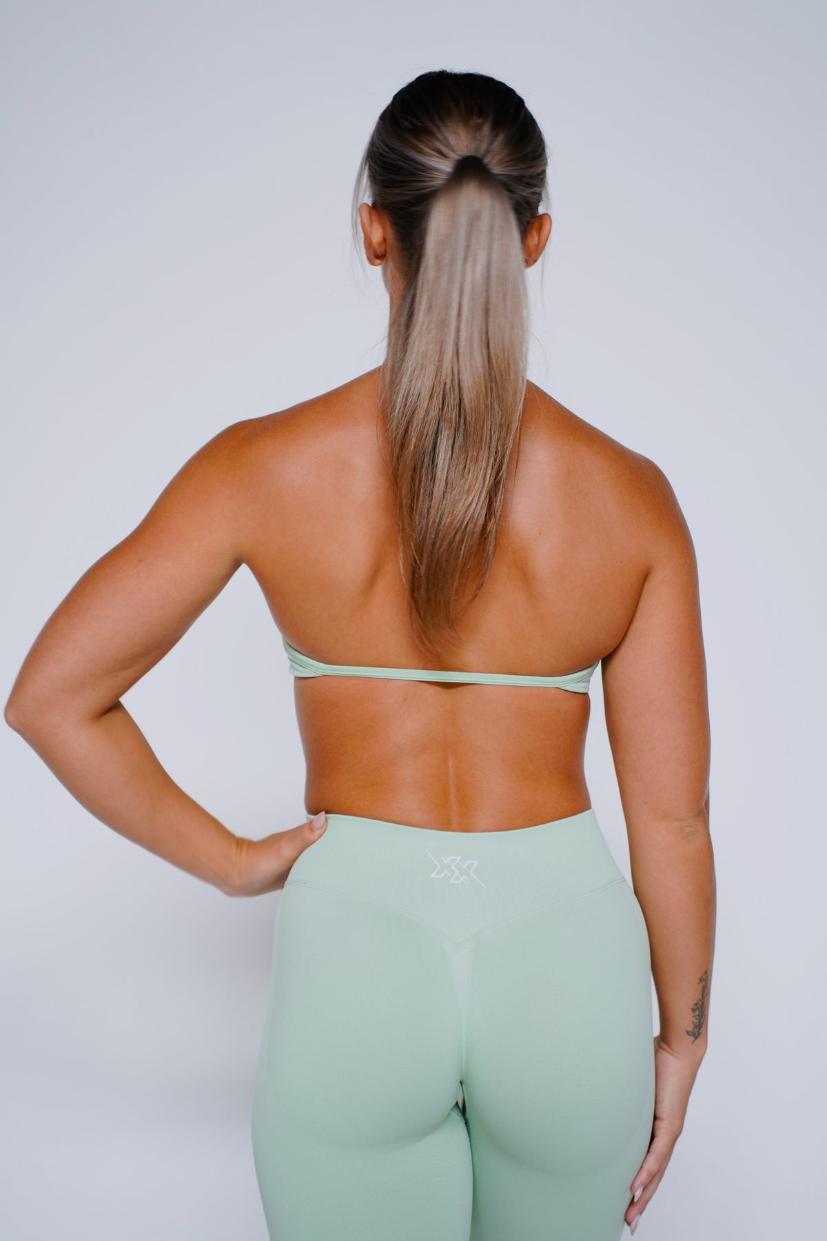 Bra in Mint Green, achterkant met open rug