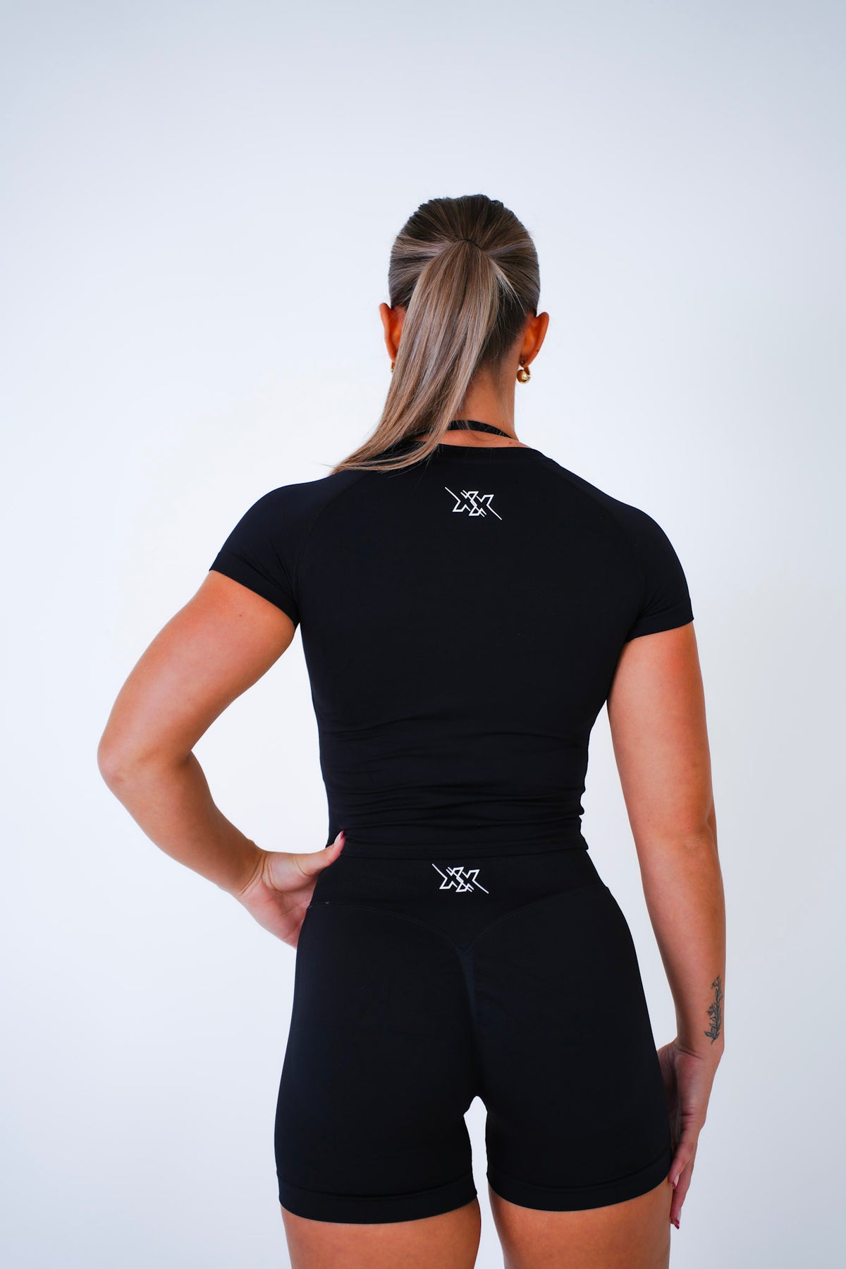 Compression Top in Ultra Black, sporttop dames, productfoto 2