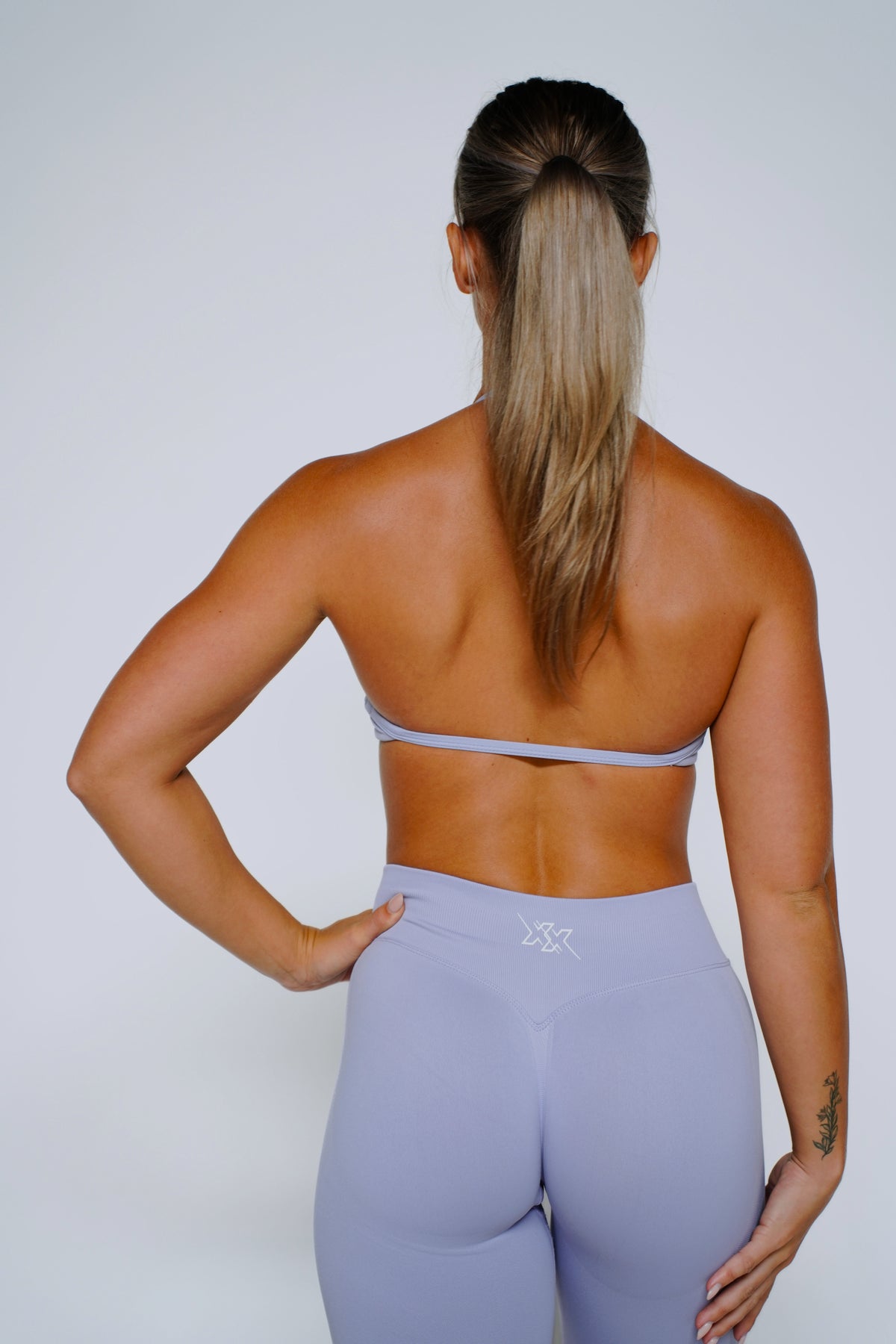 Bra in Light Purple, achterkant met open rug