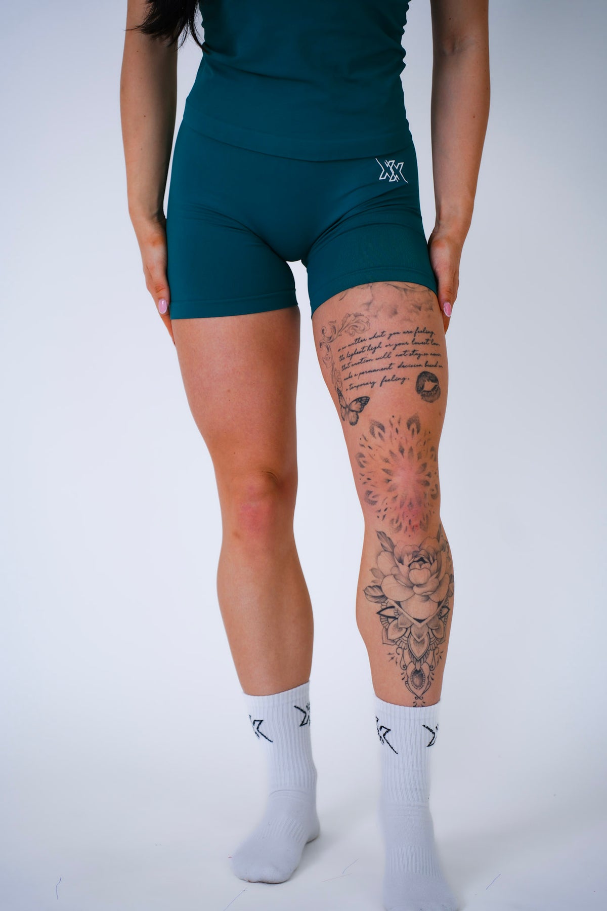 Scrunch Shorts in Petrol, sportshort dames, productfoto 3