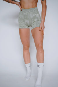 Short in Viper Green, sportshort dames